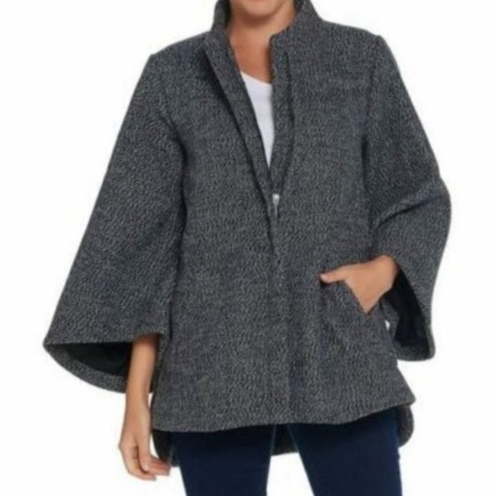 NWOT H Halston Caplet Style coat with Flare 3/4 Sleeves